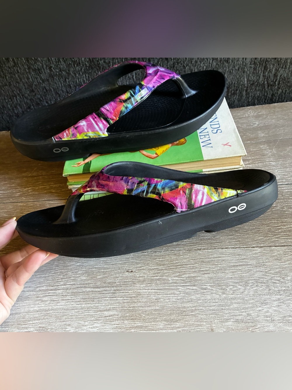 OOFOS Women's Black Sandals with Pink Multi-Color Floral Strap